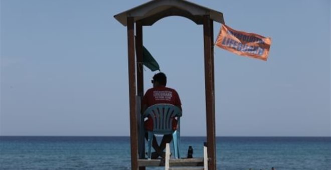 Ιδιοκτήτης ταβέρνας ο εμπνευστής του ναυαγοσωστικού νόμου! — ΣΚΑΪ (www.skai.gr)