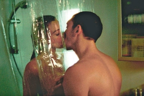 “Love shower”: Τι παραπάνω προσφέρει στο σ3ξ; – SEX